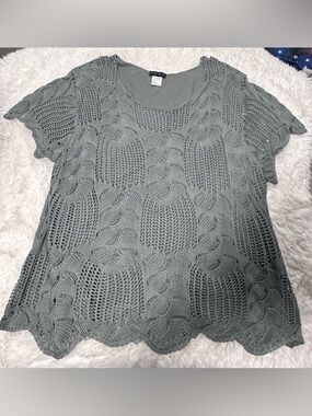Ceny Crochet Overlay Short Sleeve Top - Sage Green